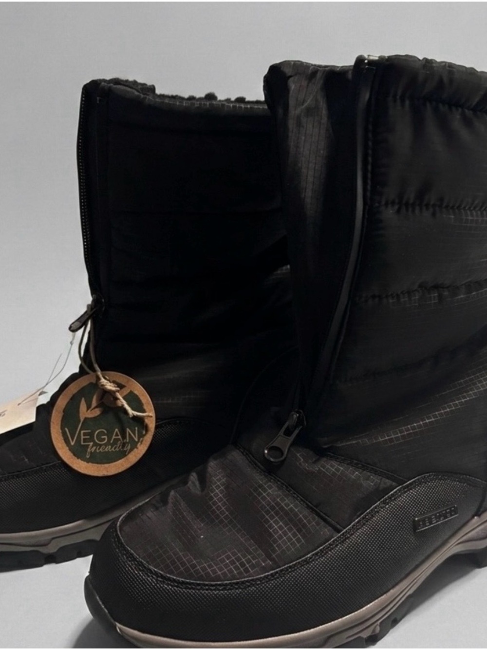 NWT JOSEF SEIBEL Black
Vegan Winter WATERPROOF
Boots size woman's 37/ kids 5.5